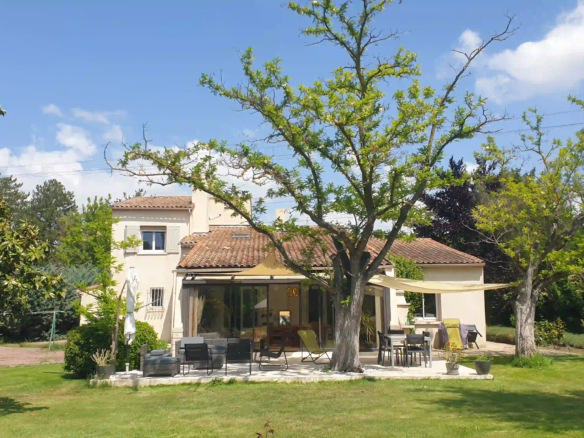 Home Sophie & Jean Lou B. – Bouc Bel Air (13320)